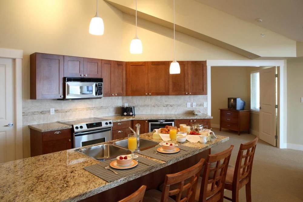 The Cove Lakeside Resort West Kelowna Exterior foto
