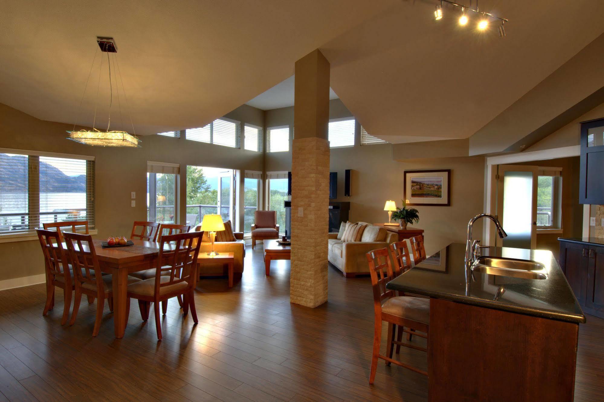 The Cove Lakeside Resort West Kelowna Exterior foto