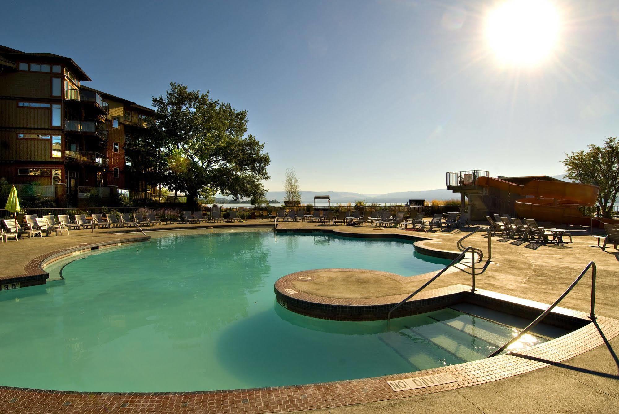 The Cove Lakeside Resort West Kelowna Exterior foto